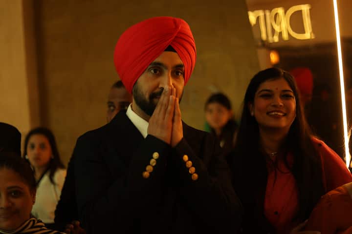 Diljit Dosanjh, playing the character of Amar Singh Chamkila in the film, is seen thanking the audience for their response.
