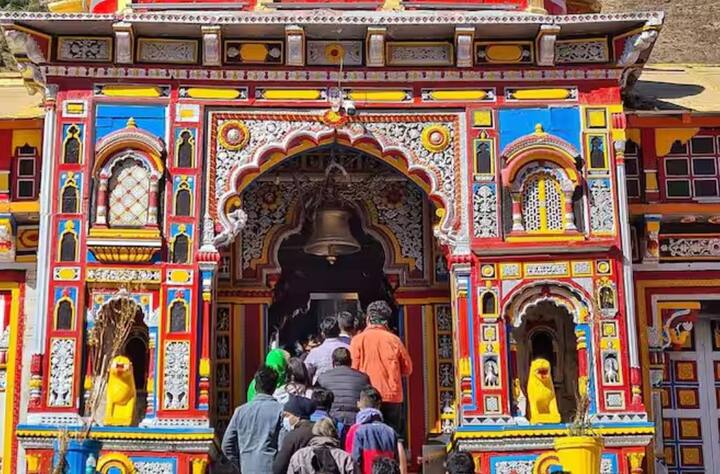 हे संपूर्ण पॅकेज 17 दिवस आणि 16 रात्रीचे आहे. यामध्ये तुम्हाला एसी 1 कूप, एसी 1 टायर, एसी 2 टायर आणि एसी 3 टायरमध्ये प्रवास करावा लागणार आहे.