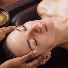 Oil Cleaning : ਫੇਸ ਵਾਸ਼ ਨਹੀਂ ਇਸ ਚੀਜ ਨਾਲ ਕਰੋ ਚਿਹਰੇ ਨੂੰ ਸਾਫ