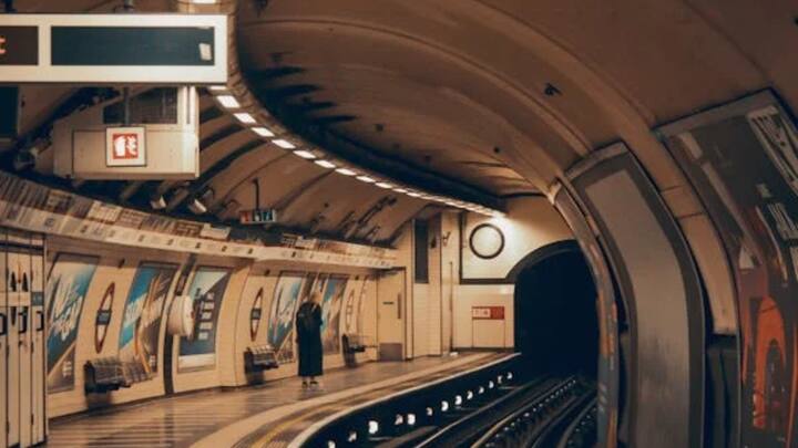 मुंबई-अहमदाबाद बुलेट ट्रेन कॉरिडोर देश के पश्चिमी हिस्से के तटीय क्षेत्रों से होकर गुजरेगा. यहां के क्षेत्रों में हवा की स्पीड काफी तेज होती है. ये कभी-कभार इतनी तेज हो जाती है, जिससे वायडक्ट पर ट्रेन चलाना सुरक्षित नहीं रहता है. बता दें कि वायडक्ट एक पुल जैसा स्ट्रक्चर होता है, जो दो पिलर को आपस में जोड़ता है.