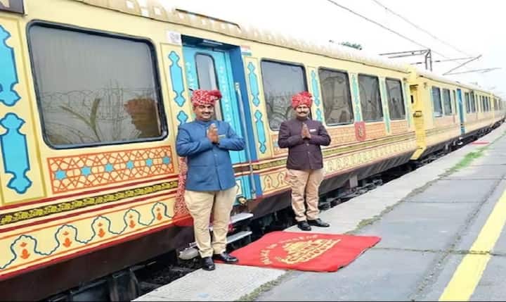 Char Dham Yatra: भारतीय रेलवे समय-समय पर देश के धार्मिक स्थलों के लिए कई तरह के पैकेज लेकर आता रहता है. हम आपको आज आईआरसीटीसी के चार धाम यात्रा के बारे में बता रहे हैं.