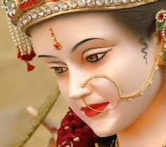 નવરાત્રી દરમિયાન 9 દેવીઓની પૂજા કરવામાં આવે છે. એટલા માટે આ નવરાત્રિમાં 9 નંબરને શુભ માનવામાં આવે છે.