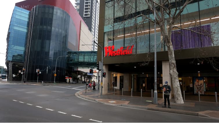 Australia Sydney shopping mall multiple stabbings shooting crowds flee Crowds Flee Sydney Shopping Mall After Multiple Stabbings, Shooting Reported