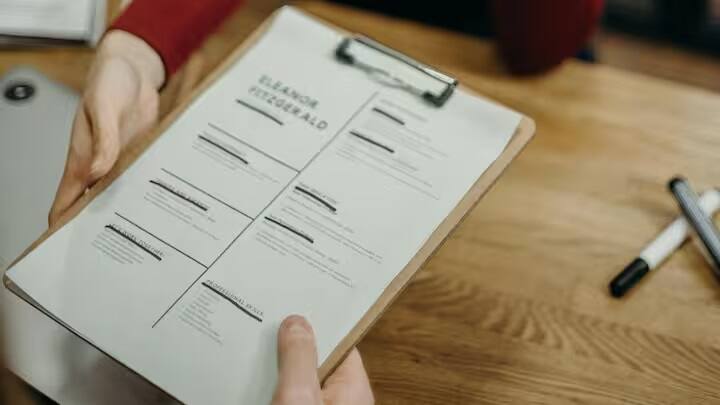 તો અમે તમને જણાવી દઈએ કે રશિયાના સાઈબેરિયામાં નોકરી એ સૌથી મુશ્કેલ કામ માનવામાં આવે છે.