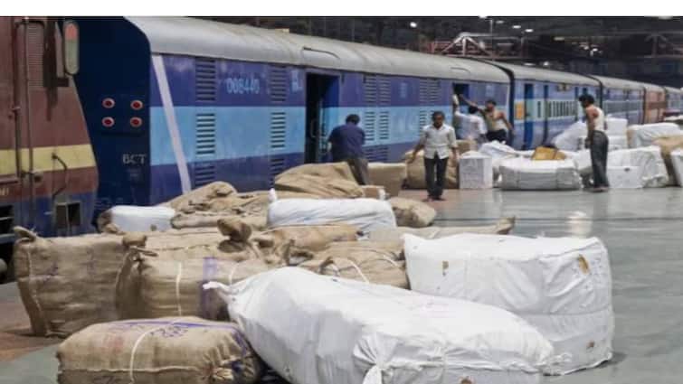 ट्रेन से पार्सल भेजने में कितना आता है पूरा खर्चा, जानिए क्या रहता है पूरा प्रोसेस What is the total cost of sending a parcel by train know what is the entire process ट्रेन से पार्सल भेजने में कितना आता है पूरा खर्चा, जानिए क्या रहता है पूरा प्रोसेस