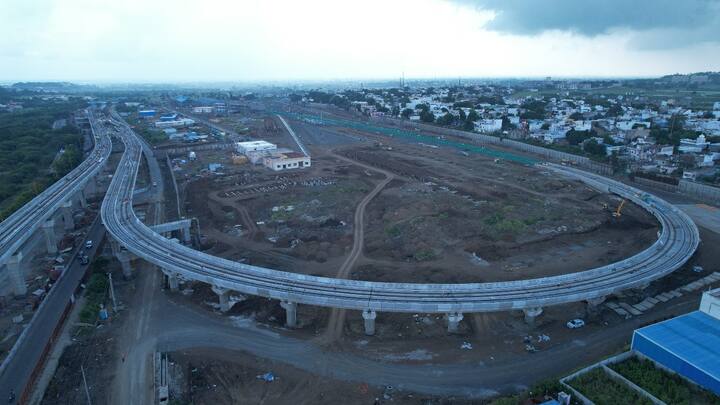 उस समय तत्कालीन मुख्यमंत्री शिवराज सिंह चौहान ने अफसरों को विशेष निर्देश दिया था. उन्होंने साल 2024 में सितंबर माह तक मेट्रो डिपो से लेकर रेडिसन चौराहे तक 17 किलोमीटर तक ट्रायल रन पूरा करने का निर्देश दिया था.