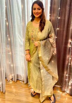 एक शॉट के लिए कराया 12 घंटे इंतजार, 3 साल शहर न छोड़ने का साइन कराया कॉन्ट्रैक्ट, 'ये रिश्ता की' एक्ट्रेस का स्ट्रगलिंग पर छलका दर्द