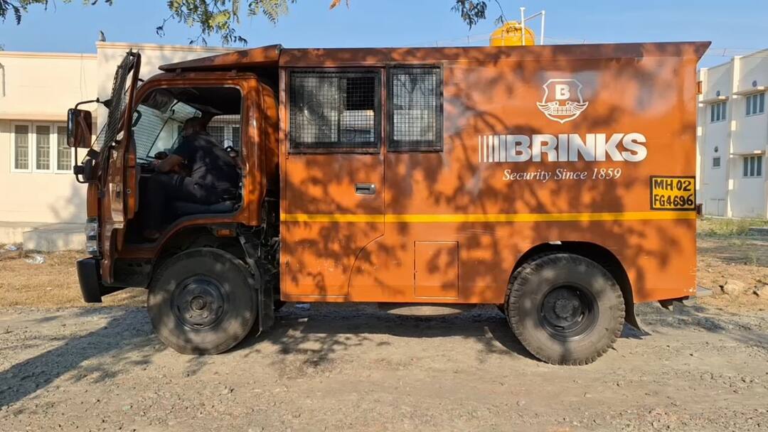 Kanchipuram 1425 kg gold bars brought in mini truck without proper documents near Sriperumbudur seized Lok Sabha Election: குன்றத்தூரில் பிடிக்கப்பட்ட 1425 கிலோ தங்கம்..! தேர்தல் பறக்கும் படையினர் அதிரடி..!