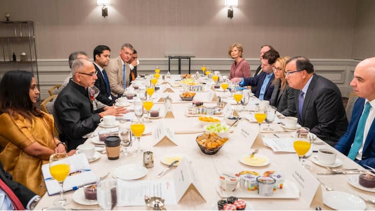 Foreign Secy Vinay Kwatra Meets Key US Officials, Reviews Defence & Tech Partnership Foreign secretary Kwatra meets US officials, reviews progress of global strategic partnership Foreign Secy Vinay Kwatra Meets Key US Officials, Reviews Defence & Tech Partnership