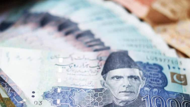 Pakistan Economy Becomes Costliest Country To Live In All Of Asia, Inflation 25 Per Cent High, Says ADB Pakistan Becomes Costliest Country To Live In All Of Asia, Inflation At Peak Levels, Says ADB
