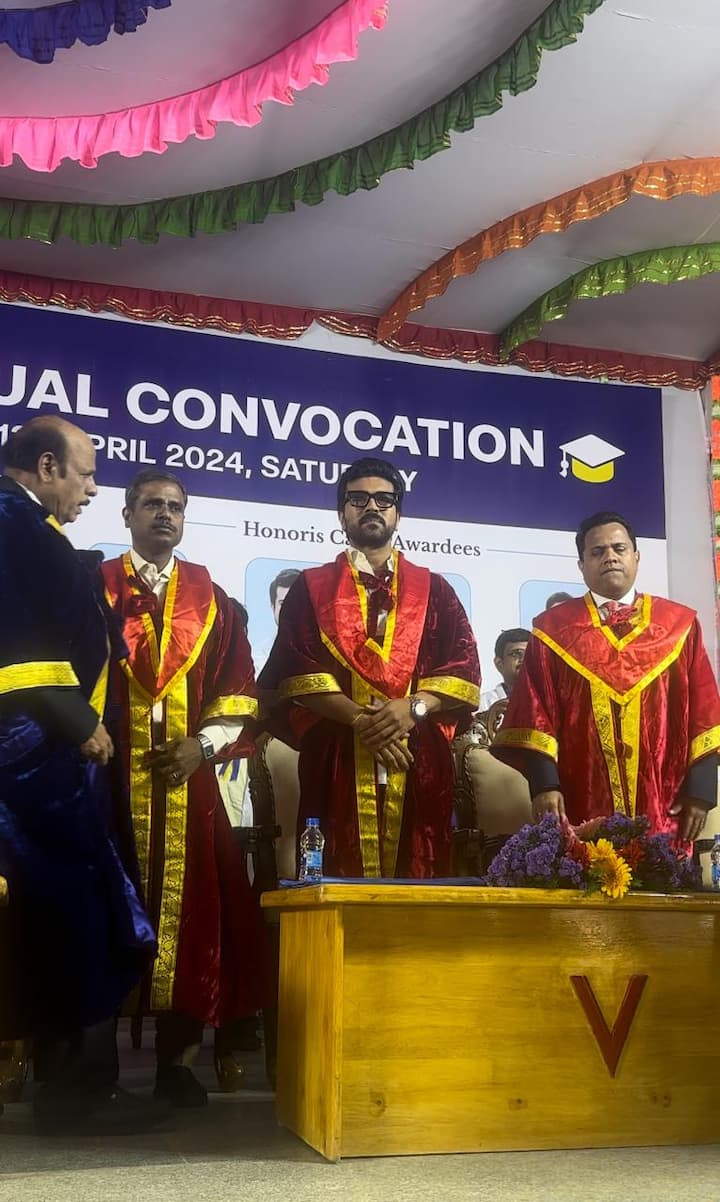 Ram Charan Received Doctorate: గ్లోబల్ స్టార్ రామ్ చరణ్ ఇప్పుడు డా. రామ్ చరణ్ అయిపోయారు. తాజాగా చరణ్ వేల్స్ యూనివర్సిటీ నుంచి గౌరవ డాక్టరేట్ను అందుకున్నారు.