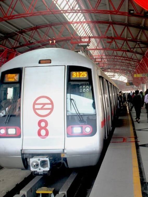 दिल्ली मेट्रो में रील बनाने पर कितनी मिलती है सजा?
