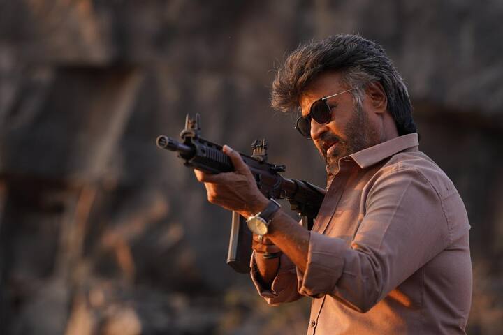ஜாக்கி ஷ்ராஃப், மோகன்லால், கன்னட சிவராஜ் குமார், நடிகை தமன்னா உள்ளிட்ட பலர் இதில் கெளரவ தோற்றத்தில் நடித்திருந்தனர்.