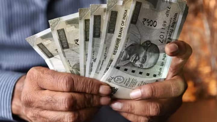 किसानों को अगर प्रधानमंत्री किसान सम्मान निधि योजना की अगली किस्त अपने खाते में चाहिए तो उन्हें भू-सत्यापन करवाना जरूरी है. जिन किसानों ने यह नहीं करवाया है उनकी अगली किस्त रुक सकती है.