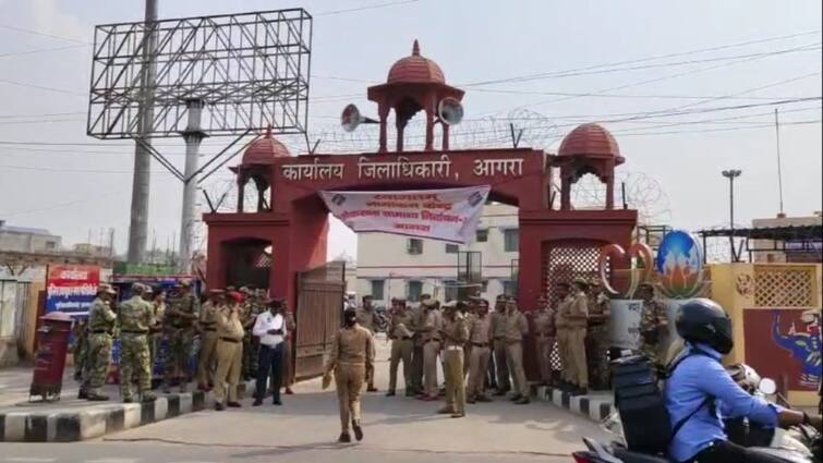 Agra loksabha And Fatehpur Sikri first day of nomination total of 44 forms sold  third phase voting on 7 May ann UP Lok Sabha Election 2024: आगरा में पहले दिन खरीदे गए 44 नामांकन फॉर्म, 7 मई को होगी वोटिंग