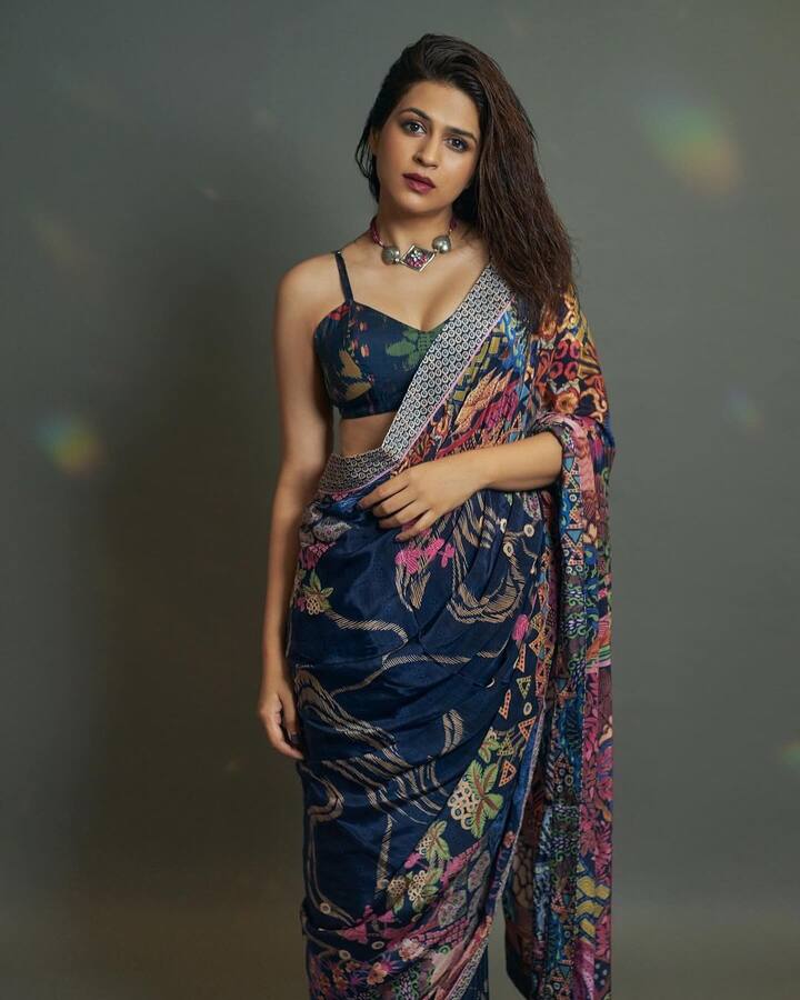 અભિનેત્રીએ કાતિલ સાડી લૂક જોઈને ફેન્સ પણ તેના દિવાના બન્યા છે. ચાહકો તેની તસવીરોને ખૂબ જ પસંદ કરી રહ્યા છે.