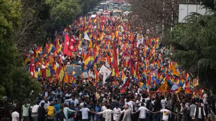 nepal-protests-inside-story-pro-monarchy-protest-demand-to-declare-hindu-rashtra-know-details Nepal Protests: હિન્દૂ રાષ્ટ્ર અને રાજાશાહીની માગ સાથે આ દેશમાં હજારો લોકો ઉતર્યા રસ્તા પર