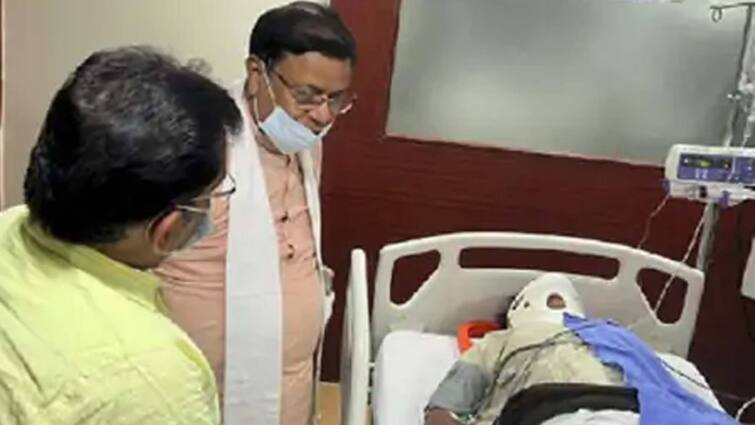 Gurugram School Bus Accident Health Minister Kamal Gupta visit Artemis Hospital Gurgaon refund money ann महेंद्रगढ़ स्कूल बस हादसे के घायल छात्रों का होना था मुफ्त इलाज, अस्पताल ने पहले लिए पैसे फिर...