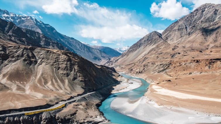 offbeat hill station of Himachal you will go crazy after seeing its beauty TRAVEL: ये है हिमाचल का ऑफबीट हिल स्टेशन, खूबसूरती देख दीवाने हो जाएंगे आप