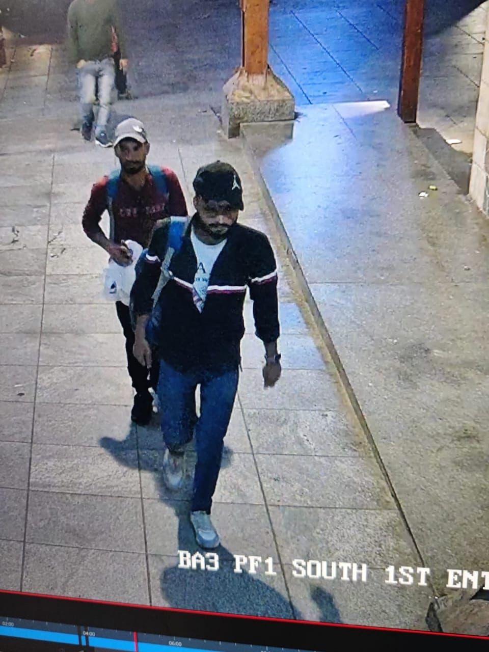 सलमान खान के घर के बाहर फायरिंग करने वाले दोनो हमलावरों की तस्वीरे आईं सामने