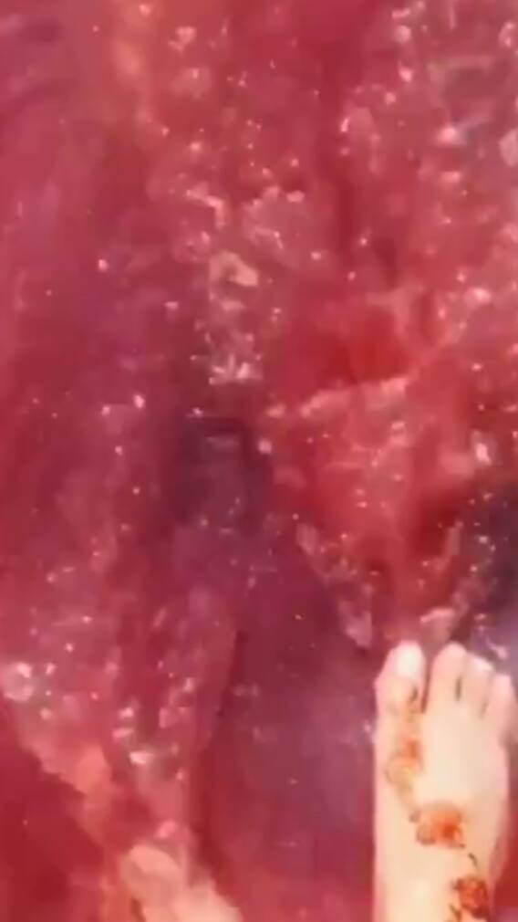 वायरल है ईरान के लाल पानी वाला ये आइलैंड!