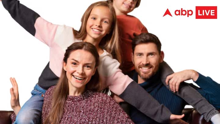 जीवन में सुख-शांति बनाए रखने के लिए राम दरबार के सामने घी या तेल का दीपक जलाएं और ‘श्री राम जय राम जय जय राम’ का 108 बार जाप करें.