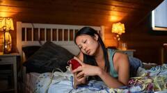 Mobile Sideeffects: গভীর রাত পর্যন্ত ফোন দেখছেন ? কী কী ক্ষতি হতে পারে