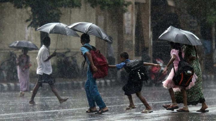 There is a possibility of light to moderate rain and thundershowers over Interior Karnataka, Kerala, parts of Telangana, Chhattisgarh, Marathwada, Tamil Nadu and Uttar Pradesh.  Light rain has been expected at some places in Jharkhand, Odisha, Lakshadweep and Gujarat.