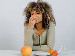 Right Time To Eat Fruits:பழங்கள் சாப்பிட சரியான நேரம் எது? எப்படி சாப்பிட வேண்டும்!