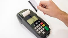 क्यों दुकान वाले क्रेडिट कार्ड से बिल पे करने पर 2-3 पर्सेंट एक्स्ट्रा चार्ज करते हैं?