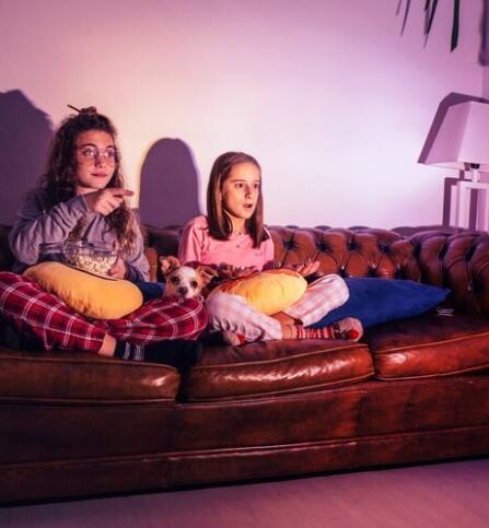 ਅੱਜ-ਕੱਲ੍ਹ ਬੱਚੇ ਵੀ ਗੈਜੇਟ ਫ੍ਰੈਂਡਲੀ ਹੋ ਗਏ ਹਨ। ਵੱਡਿਆਂ ਦੇ ਨਾਲ-ਨਾਲ ਬੱਚੇ ਵੀ ਮੋਬਾਈਲ, ਟੀਵੀ ਤੇ ਲੈਪਟਾਪ ਵਰਗੇ ਗੈਜੇਟਸ ਦੀ ਜ਼ਿਆਦਾ ਵਰਤੋਂ ਕਰਨ ਲੱਗੇ ਹਨ। ਦੂਜੇ ਪਾਸੇ ਕਈ ਖੋਜਾਂ ਵਿੱਚ ਇਹ ਸਾਬਤ ਹੋ ਚੁੱਕਾ ਹੈ ਕਿ ਮੋਬਾਈਲ, ਲੈਪਟਾਪ ਵਰਗੇ ਗੈਜੇਟਸ ਨੂੰ ਲੰਬੇ ਸਮੇਂ ਤੱਕ ਵਰਤਣ ਨਾਲ ਮਾਨਸਿਕ ਤੇ ਸਰੀਰਕ ਸਿਹਤ ਨੂੰ ਬਹੁਤ ਨੁਕਸਾਨ ਹੁੰਦਾ ਹੈ।