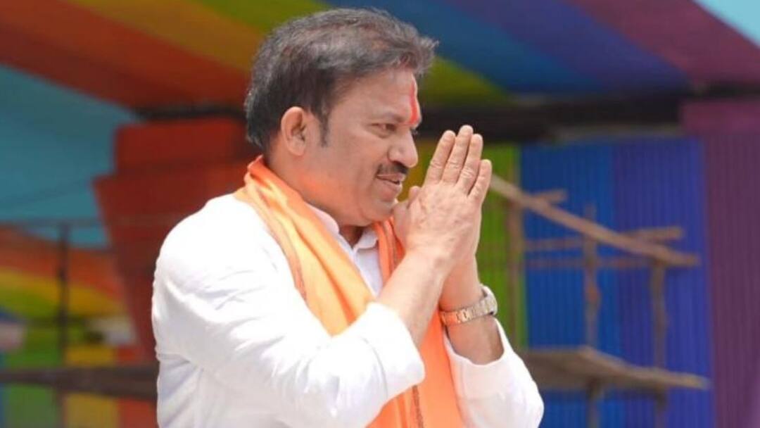 Satara Loksabha mla Mahesh Shinde has accused apmc Navi Vashi of committing a scam Shashikant Shinde has also replied. Satara Loksabha : सातारमध्ये दोन शिंदेंमध्ये आरोपांच्या फैरी रंगल्या; आमदार शशिकांत शिंदे म्हणाले, तर मी अर्ज भरणार नाही!