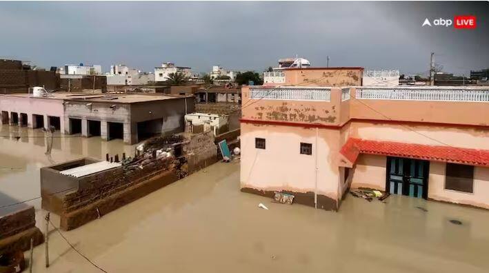 lightning strikes in pakistan balochistan and punjab provinces 14 killed several areas of punjab have been impacted by rain Pakistan: ਪਾਕਿਸਤਾਨ 'ਚ ਮੀਂਹ ਨੇ ਮੁੜ ਮਚਾਈ ਤਬਾਹੀ, ਅਸਮਾਨੀ ਬਿਜਲੀ ਡਿੱਗਣ ਨਾਲ 14 ਲੋਕਾਂ ਦੀ ਮੌਤ