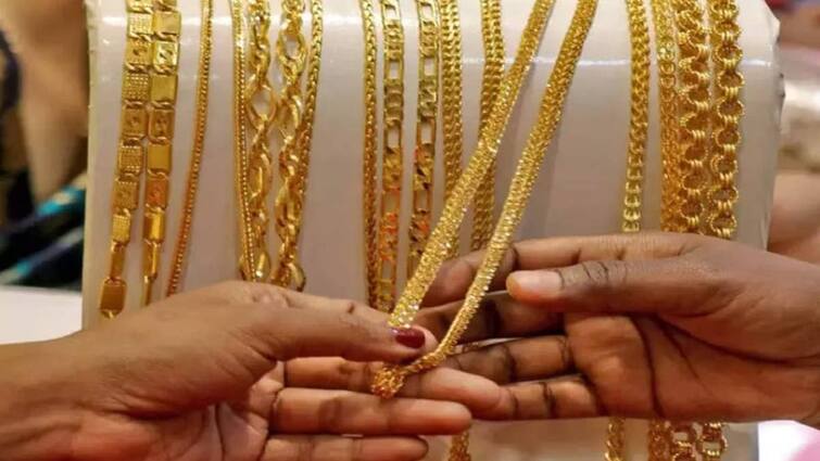 Gold prices rise to record highs due to Israel iran war Gold Rate: புதிய உச்சம்... இஸ்ரேல் - ஈரான் போர் எதிரொலி.. ரூ.55 ஆயிரத்தை நெருங்கிய தங்கம் விலை