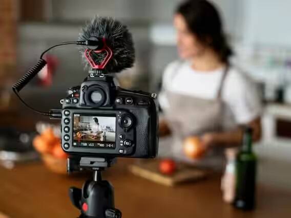 નોંધ કરો, જ્યારે પણ તમે કોઈપણ મફત વીડિયો અથવા સંગીત વગેરેનો ઉપયોગ કરો છો, ત્યારે ક્રેડિટ આપવાનું ભૂલશો નહીં જેથી તમારી ચેનલ અને સામગ્રી સુરક્ષિત રહેશે.