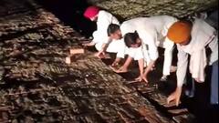 पीलीभीत में सपा नेताओं ने उखाड़ डाला हेलीपैड, सीएम धामी का उतरना था हेलीकॉप्टर