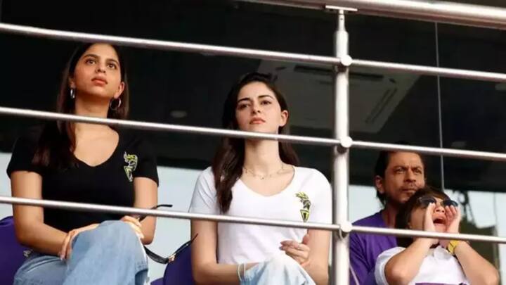Shahrukh Khan Spotted With Ananya Pandey Abram Khan Suhana Khan Watching KKR vs LSG IPL 2024 Sports News KKR vs LSG: ईडेन गार्डेन्स में अनन्या पांडे और किंग्स खान की लाडली सुहाना ने लूटी महफिल, देखें वायरल तस्वीरें