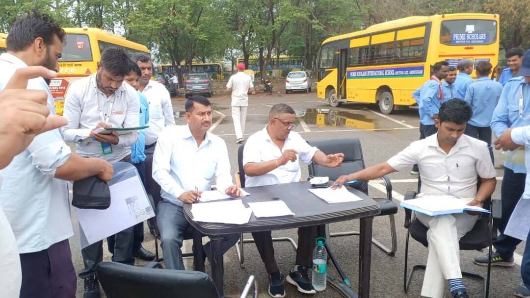 Gurugram 1260 school buses checked on second day challans issued for 406 three buses seized ann गुरुग्राम में दूसरे दिन 1260 स्कूल बसों की जांच, 406 के चालान, तीन बसों को किया जब्त