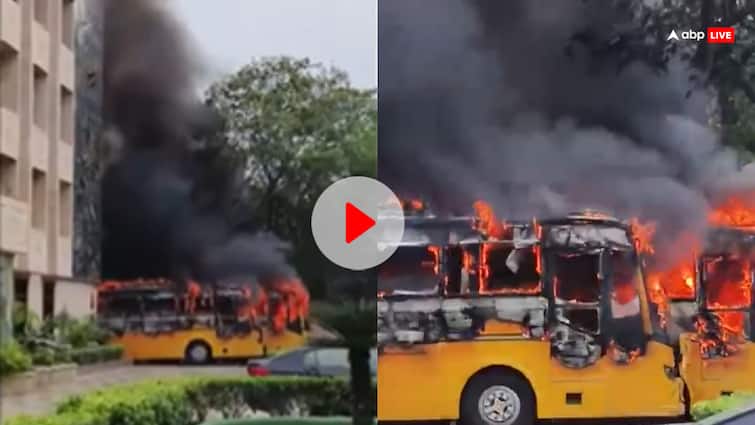 Dwarka Two school buses Fire parked tenders brought fire under control ann Delhi School Bus Fire: द्वारका में स्कूल परिसर में खड़े 2 स्कूल बसों में लग गई आग, काफी समय बाद पाया गया काबू
