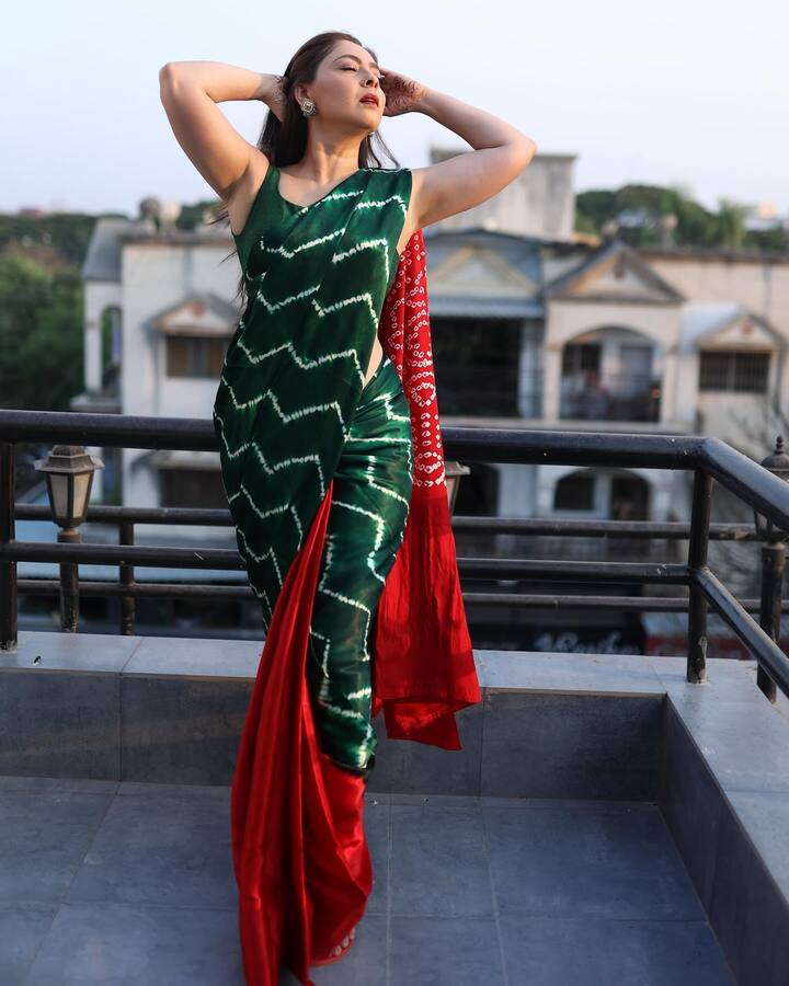 सध्या सर्वत्र अभिनेत्रीच्या फोटोंची चर्चा रंगली आहे.