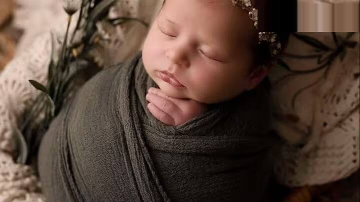 સંતાન પ્રાપ્તિ માટે રામનવમીના દિવસે એક નારિયેળ લઈને તેને લાલ કપડામાં લપેટીને માતા સીતાને અર્પણ કરો અને 'ઓમ નમઃ શિવાય' મંત્રનો 108 વાર જાપ કરો.