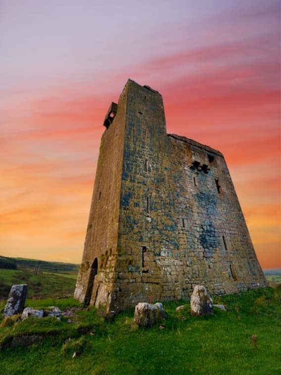 दिल्ली के इस किले में दफन हैं कई सिर