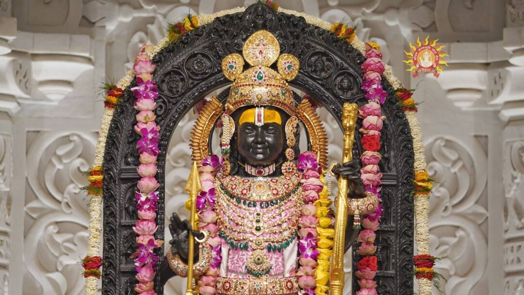 Ayodhya Ram Navami 2024: अयोध्या में राम नवमी की तैयारियां जारी, सुरक्षा व्यवस्था कड़ी, विशेष वस्त्र पहनेंगे रामलला Ram Navami 2024 Ayodhya Ram Mandir Timings To Parking Facilities Check Arrangement Ayodhya Ram Navami 2024: अयोध्या में राम नवमी की तैयारियां जारी, सुरक्षा व्यवस्था कड़ी, विशेष वस्त्र पहनेंगे रामलला