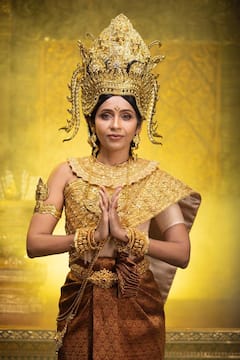 Devayani Khobragade: సంప్రదాయ దుస్తుల్లో భారతీయ దౌత్యవేత్త - 'ఖైమర్ అప్సర'గా దేవయాని ఖోబ్రోగాడే