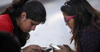 Mobile Hacking: હેકરનું કામ આસાન બનાવી દે છે તમારી આ 3 આદતો, જલદીથી સુધારી લો નહીં તો.......