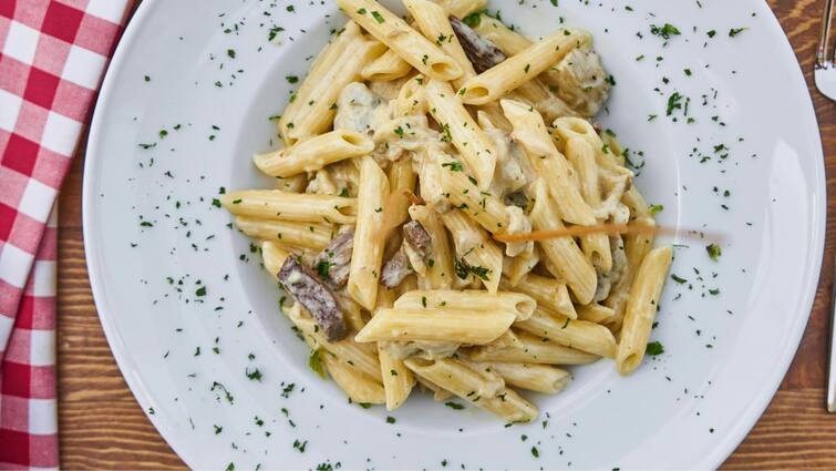 One-Pot White Sauce Pasta Recipe Make delicious dinner at home One-Pot Pasta Recipe: ஸ்நாக்ஸ் க்ரேவிங்கா? ஒன் பாட் பாஸ்தா ரெசிபி இதோ!
