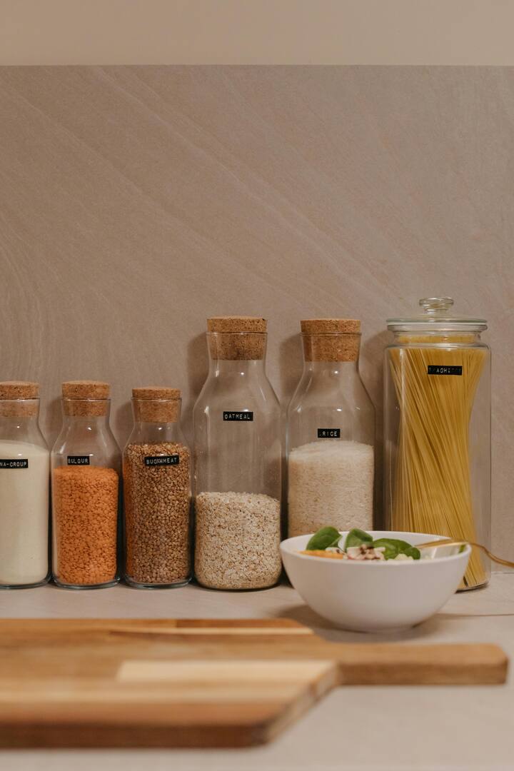 डाळींमध्ये मोठ्या प्रमाणात प्रथिने आढळतात, ज्यामुळे वजन झपाट्याने कमी होते खरं तर, उच्च प्रथिनांच्या व्यतिरिक्त, फायबर, जीवनसत्त्वे आणि खनिजे डाळींमध्ये आढळतात, जे आरोग्यासाठी फायदेशीर आहेत.[Photo Credit:Pexel.com]