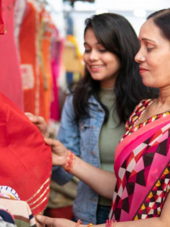 डिजाइनर साड़ी के लिए ये हैं दिल्ली के बेस्ट मार्केट