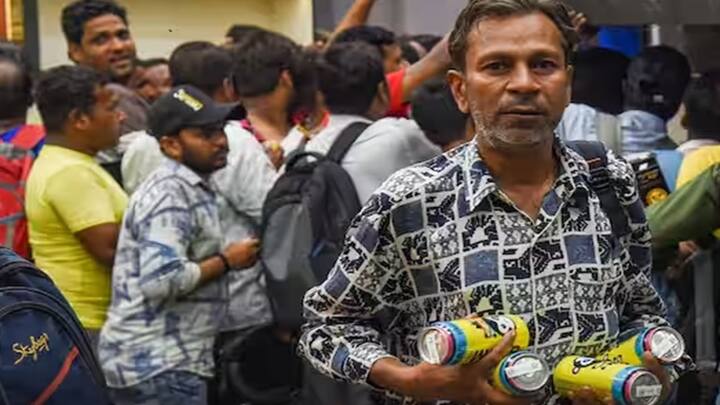 Liquor Bottle Limit: ચૂંટણીની તારીખોની જાહેરાત સાથે દેશભરમાં આચારસંહિતા લાગુ થઈ ગઈ છે, જે દરમિયાન ઘણી વસ્તુઓ પર કડક નિયંત્રણો છે.ચૂંટણી પંચ દ્વારા ગયા મહિને ચૂંટણીની તારીખો જાહેર કરવામાં આવી હતી, જેની સાથે જ દેશભરમાં આચારસંહિતા પણ લાગુ થઈ ગઈ હતી.