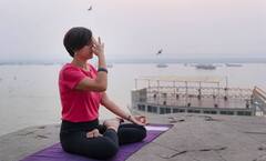 Insomnia : தூக்கமின்மையில் இருந்து விடுவிக்க உதவும் 5 யோகா பயிற்சிகள்!